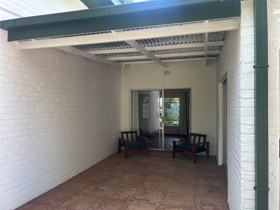 5 Bedroom Property for Sale in Viljoenskroon Free State
